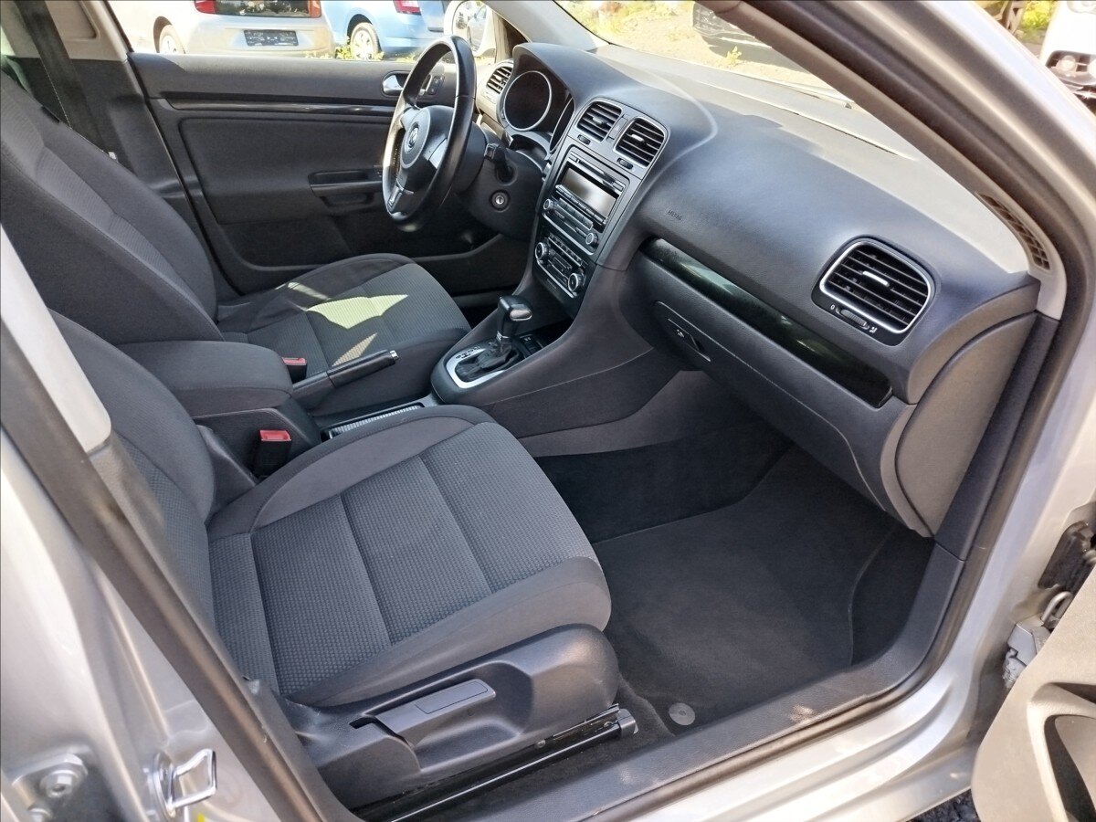 Volkswagen Golf Kombi 2,0 l 103 kw