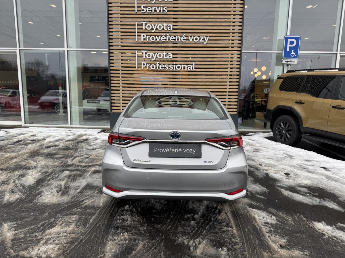Toyota Corolla Sedan / Limuzína 1,8 l 72 kw