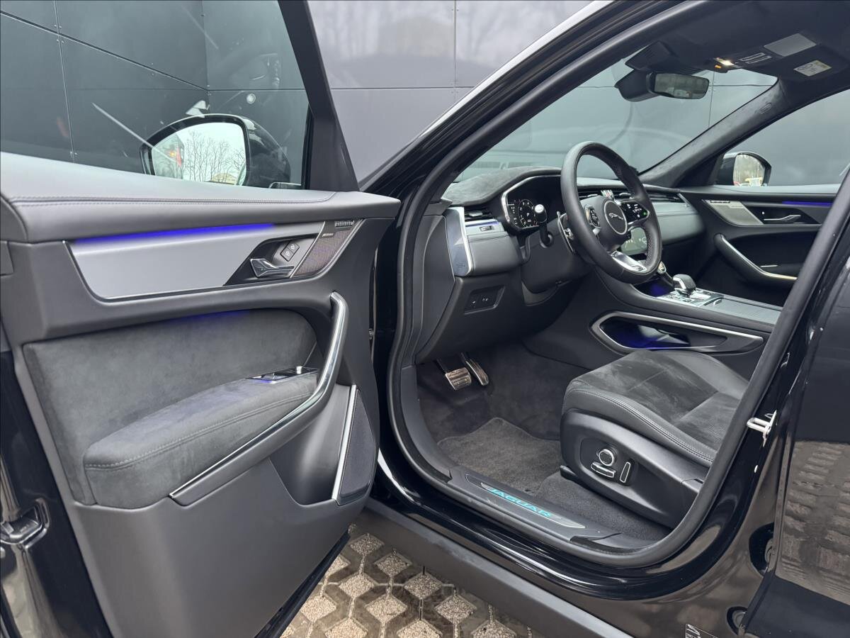 Jaguar F-Pace SUV 5,0 l 405 kw