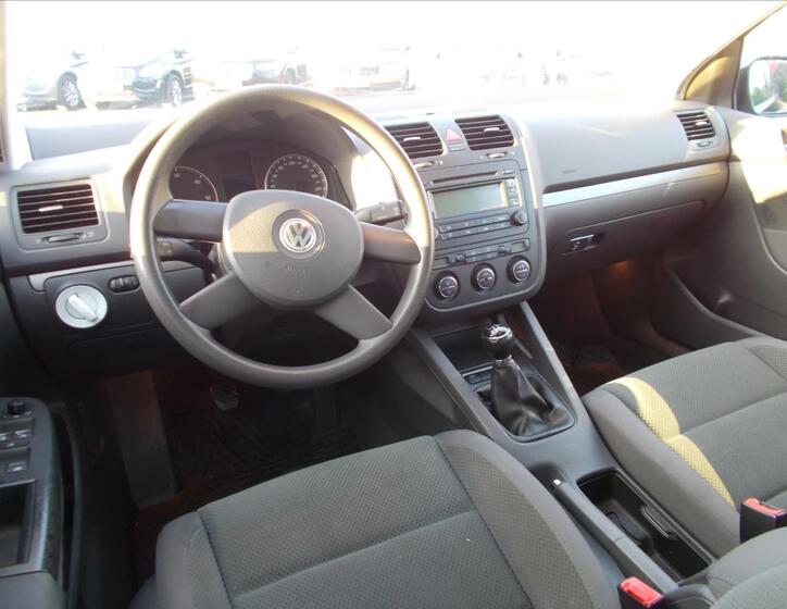 Volkswagen Golf 16