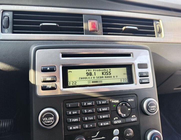 Volvo XC70 Kombi 2,4 l 151 kw