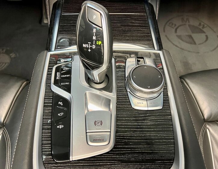 BMW Řada 7 Sedan 3,0 l 294 kw