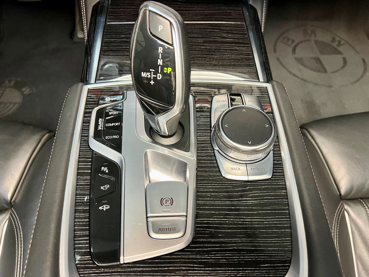 BMW Řada 7 Sedan 3,0 l 294 kw