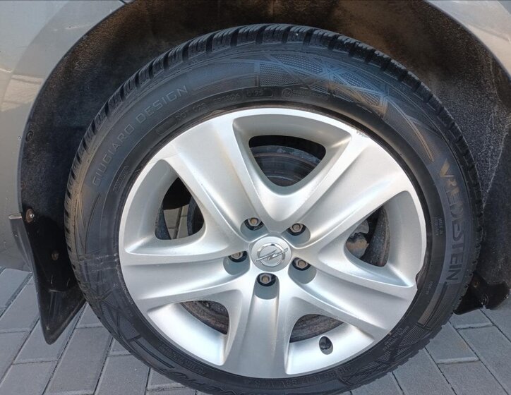 Opel Insignia Kombi 1,6 l 81 kw