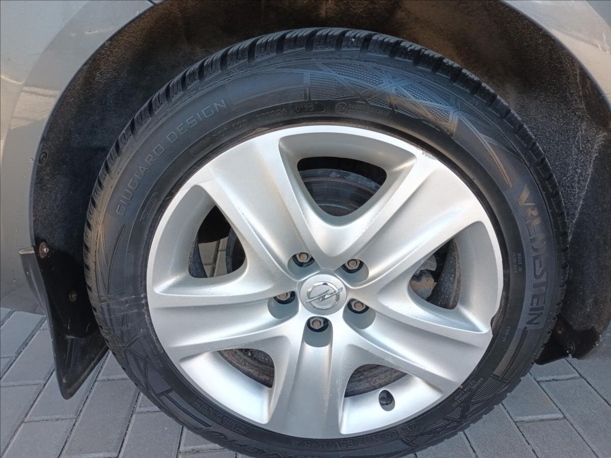 Opel Insignia Kombi 1,6 l 81 kw