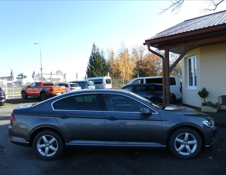 Volkswagen Passat 11