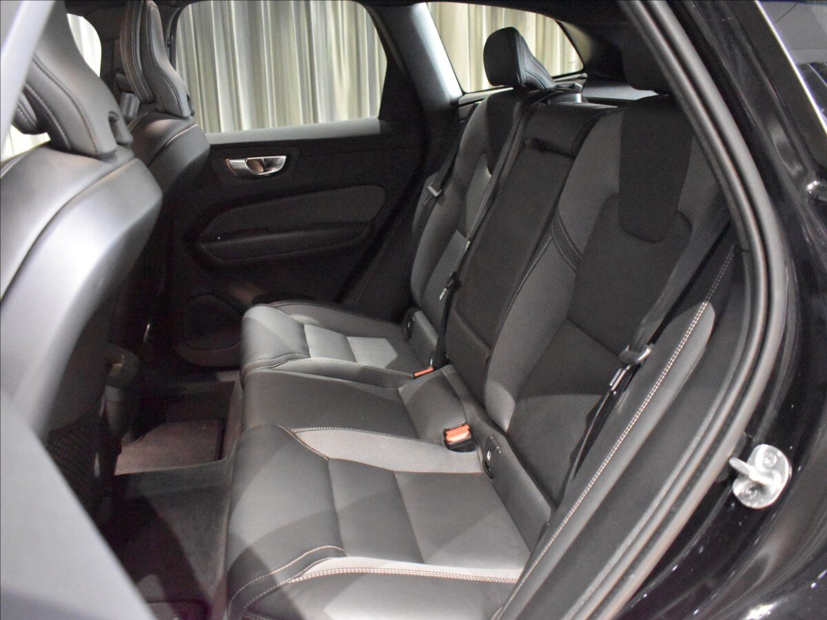 Volvo XC60 SUV / Terénní 2,0 l 184 kw