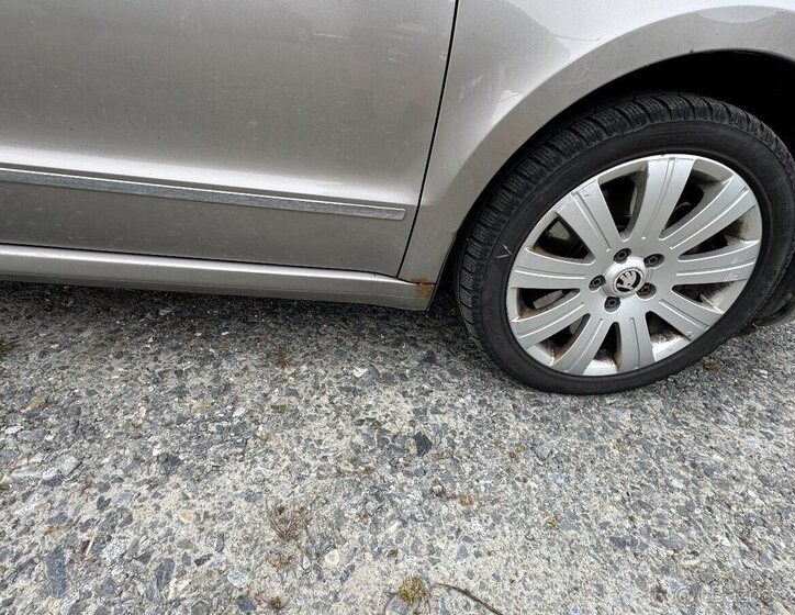 Škoda Superb Kombi 3,6 l 191 kw