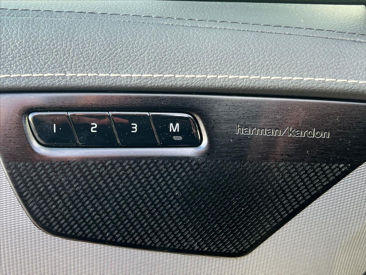 Volvo XC90 SUV / Terénní 2,0 l 173 kw