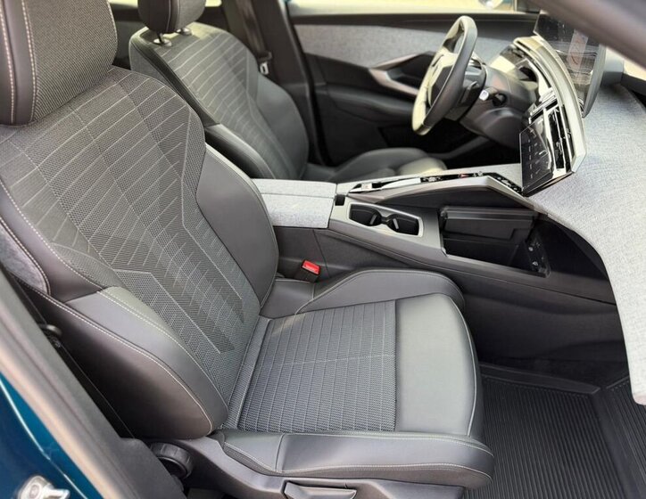 Peugeot 3008 SUV / Terénní 1,2 l 107 kw