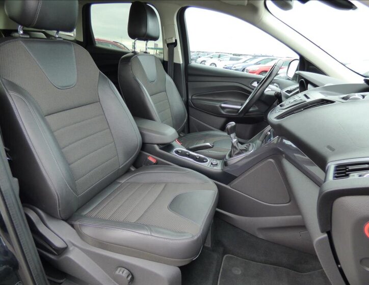 Ford Kuga SUV 2,0 l 110 kw