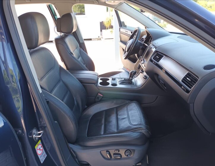 Volkswagen Touareg SUV / Terénní 3,0 l 176 kw