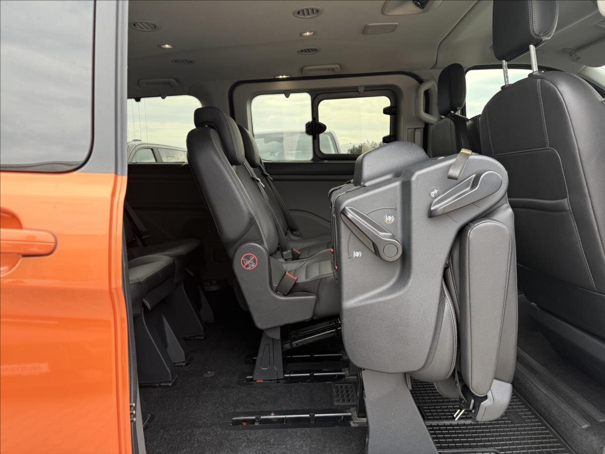 Ford Tourneo Custom MPV 2,0 l 125 kw
