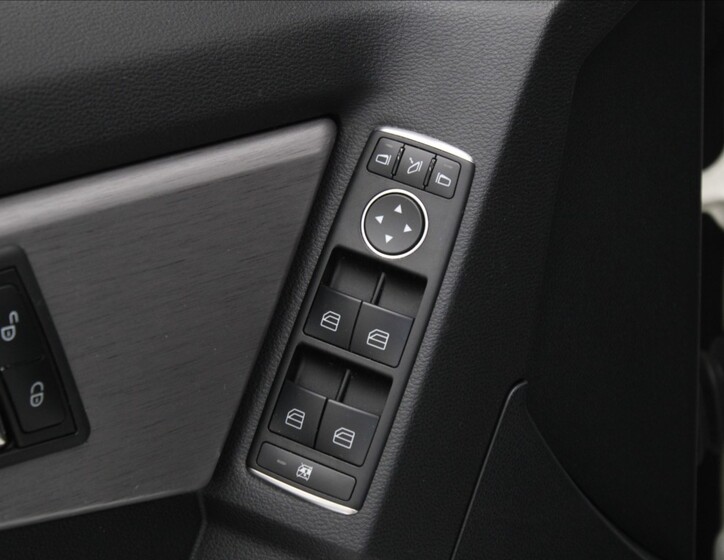 Mercedes-Benz GLK 16