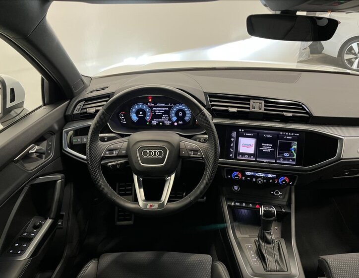 Audi Q3 SUV 1,5 l 110 kw