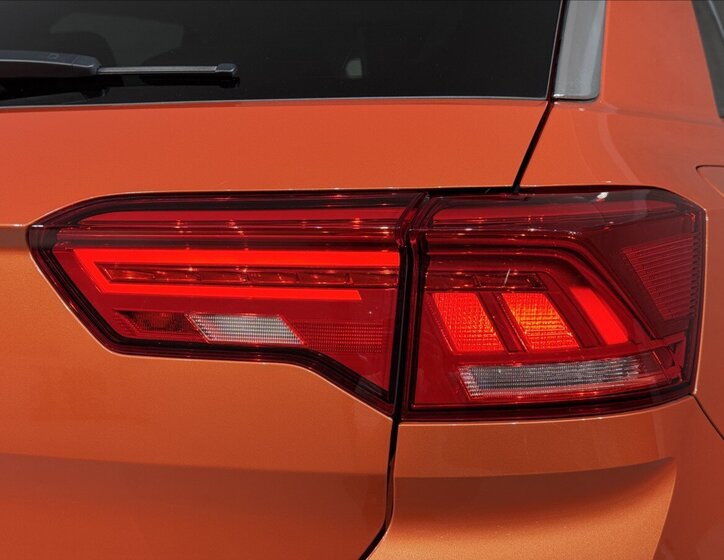 Volkswagen T-Roc SUV 1,5 l 110 kw