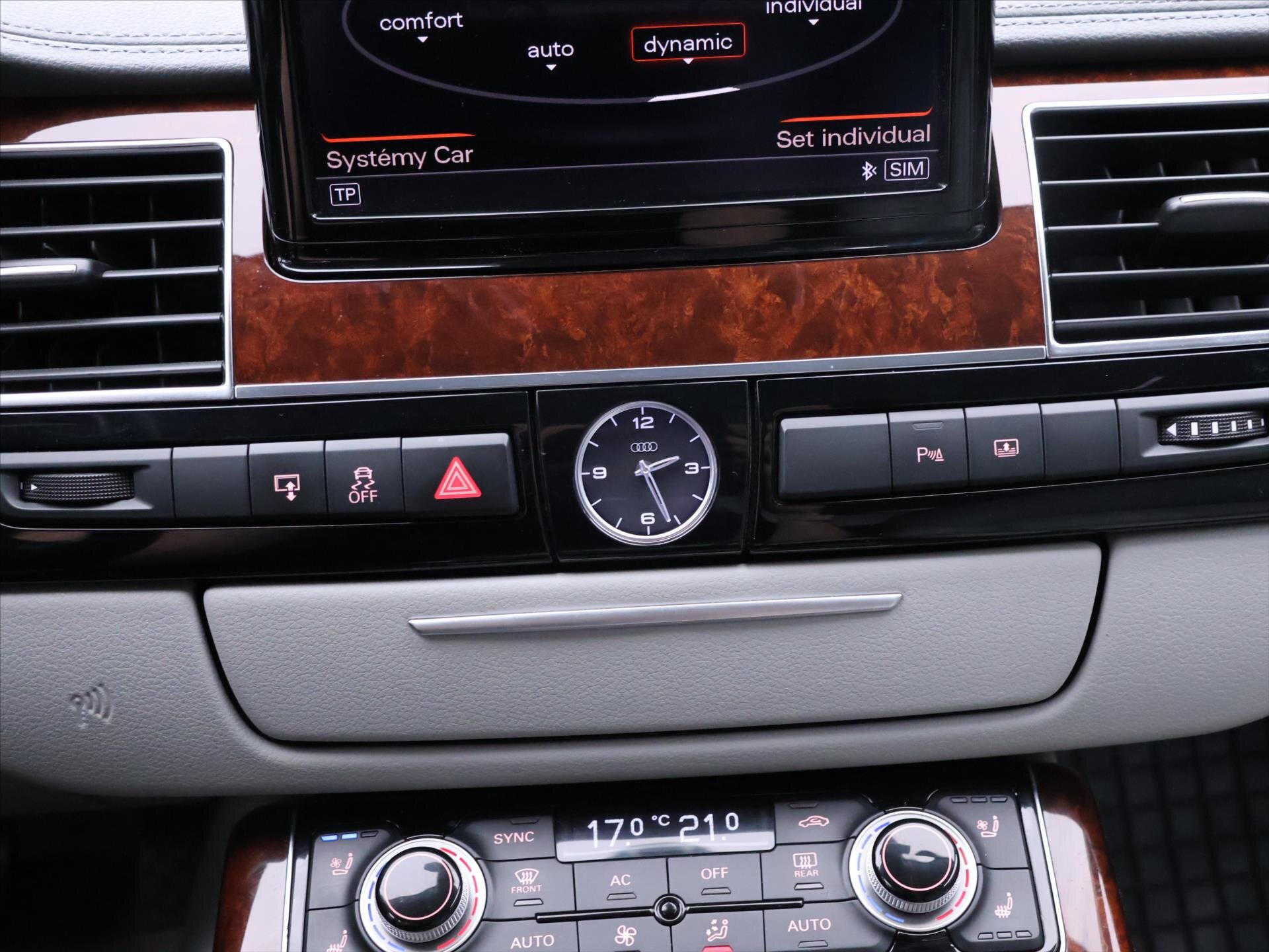 Audi A8 Sedan 4,2 l 273 kw