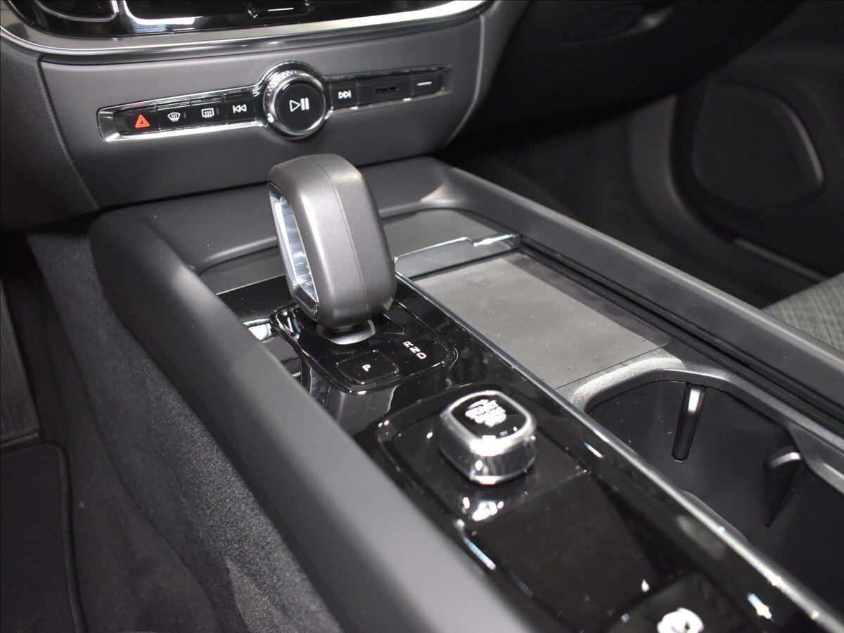 Volvo V60 Kombi 2,0 l 145 kw