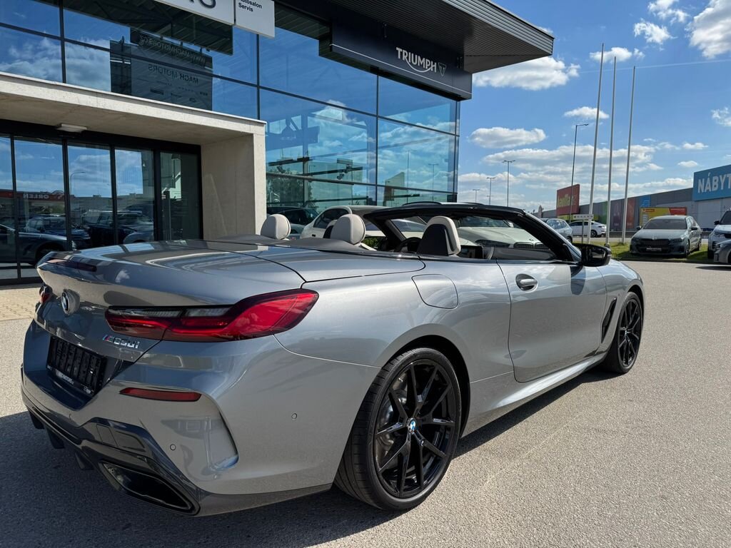 BMW Řada 8 Kabriolet 4,4 l 390 kw