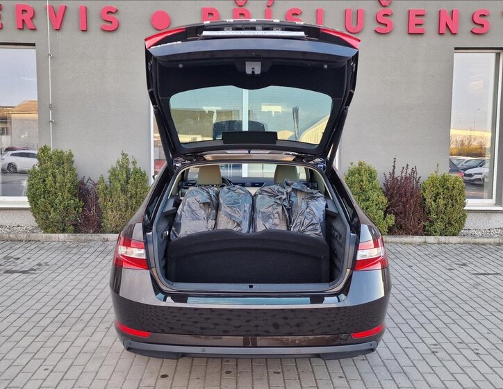 Škoda Superb Liftback 1,5 l 110 kw