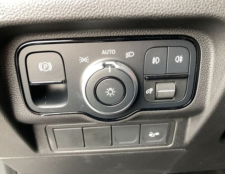 Mercedes-Benz Ostatní 21