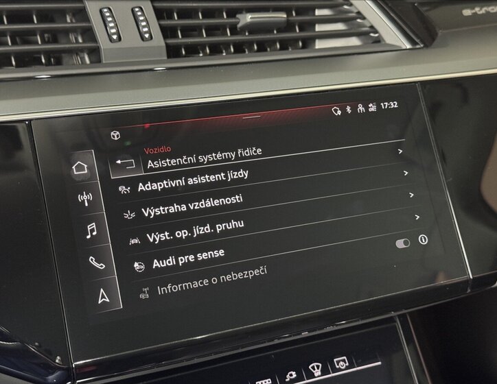 Audi e-tron SUV / Terénní 0,0 300 kw