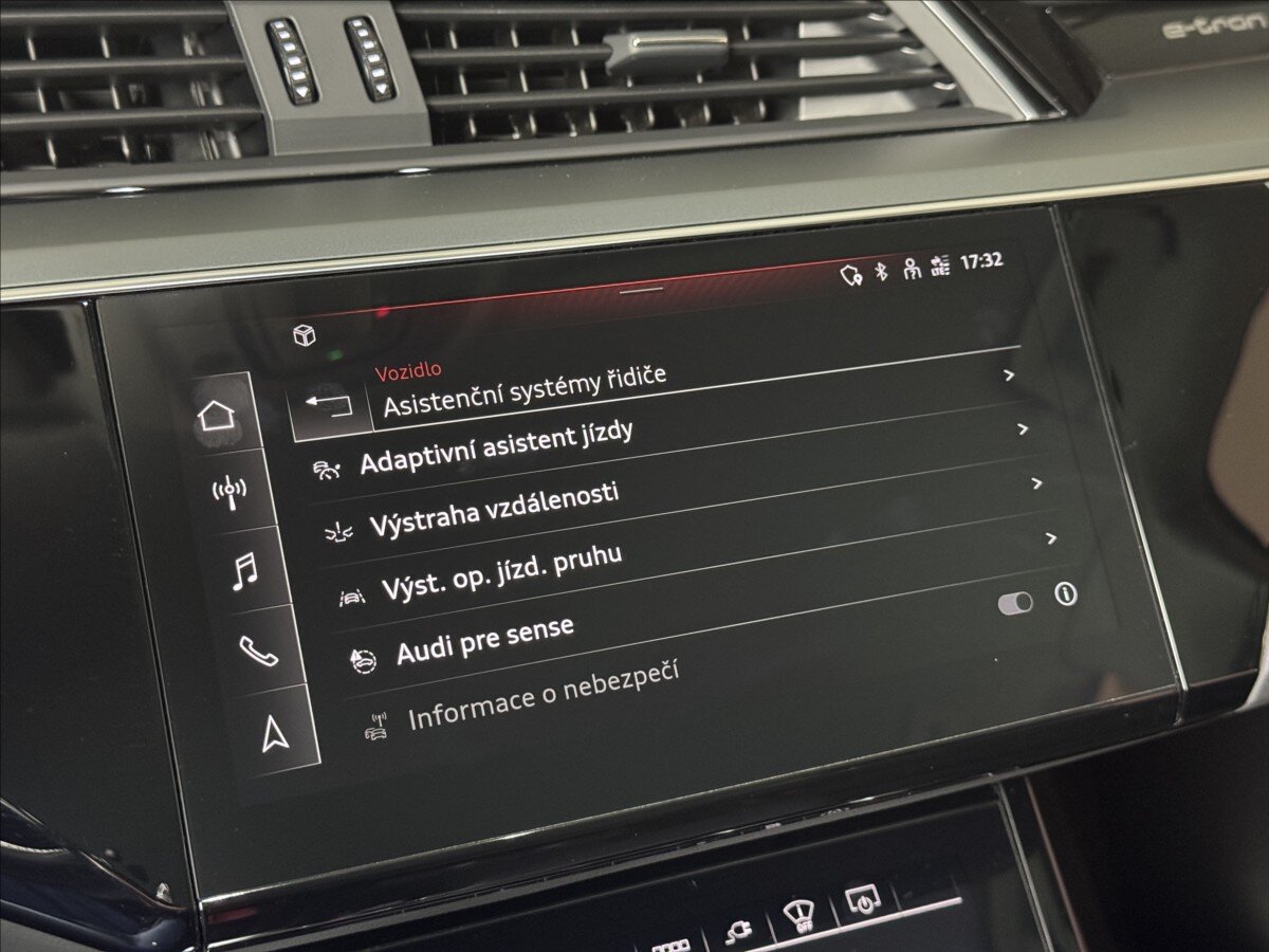 Audi e-tron SUV / Terénní 0,0 300 kw