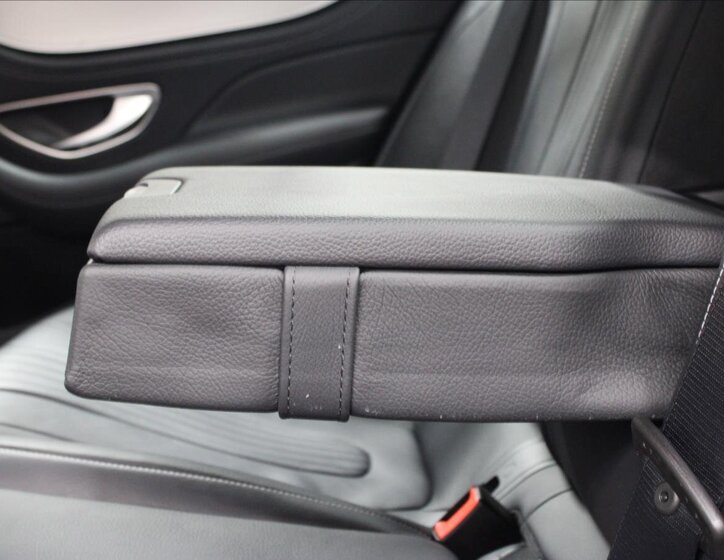 Mercedes-Benz CLS Sedan / Limuzína 2,0 l 143 kw