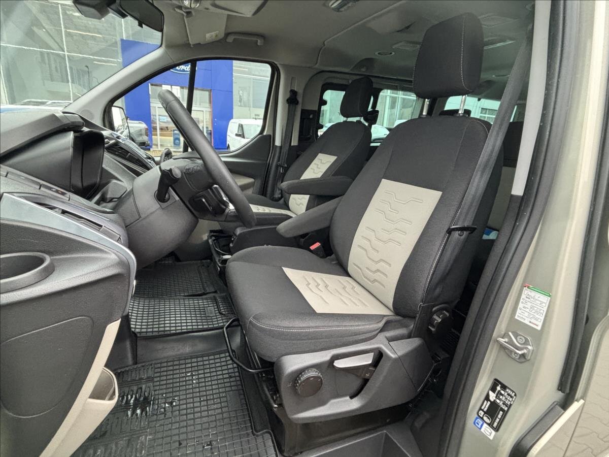 Ford Tourneo Custom Kombi 2,2 l 92 kw
