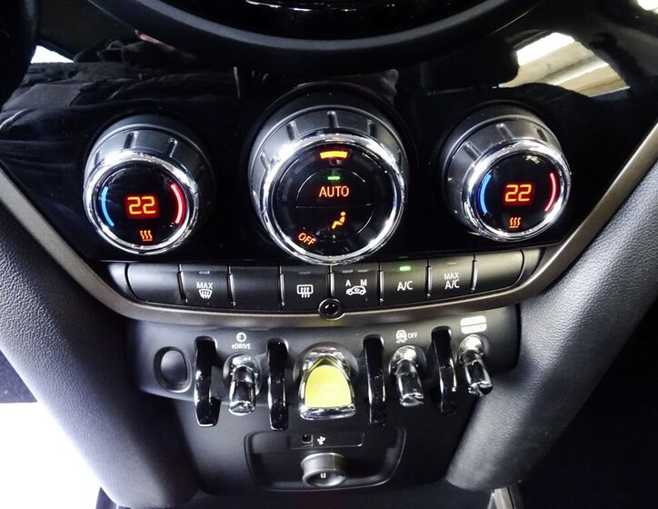 Mini Ostatní Kombi 1,5 l 165 kw