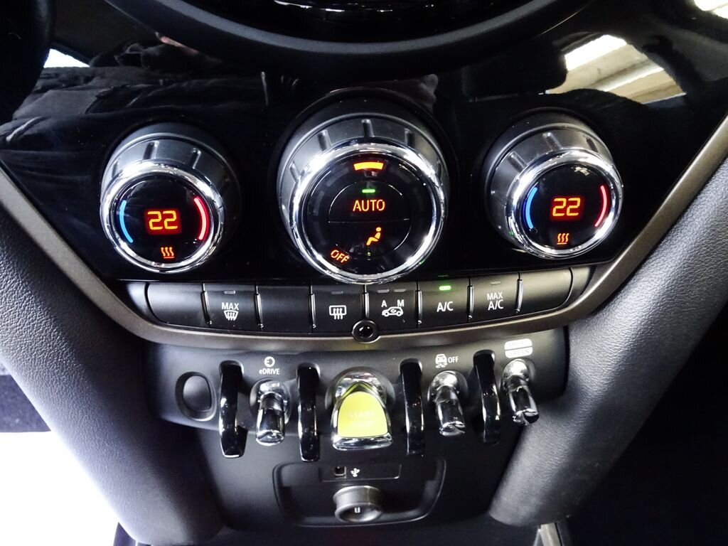 Mini Ostatní Kombi 1,5 l 165 kw