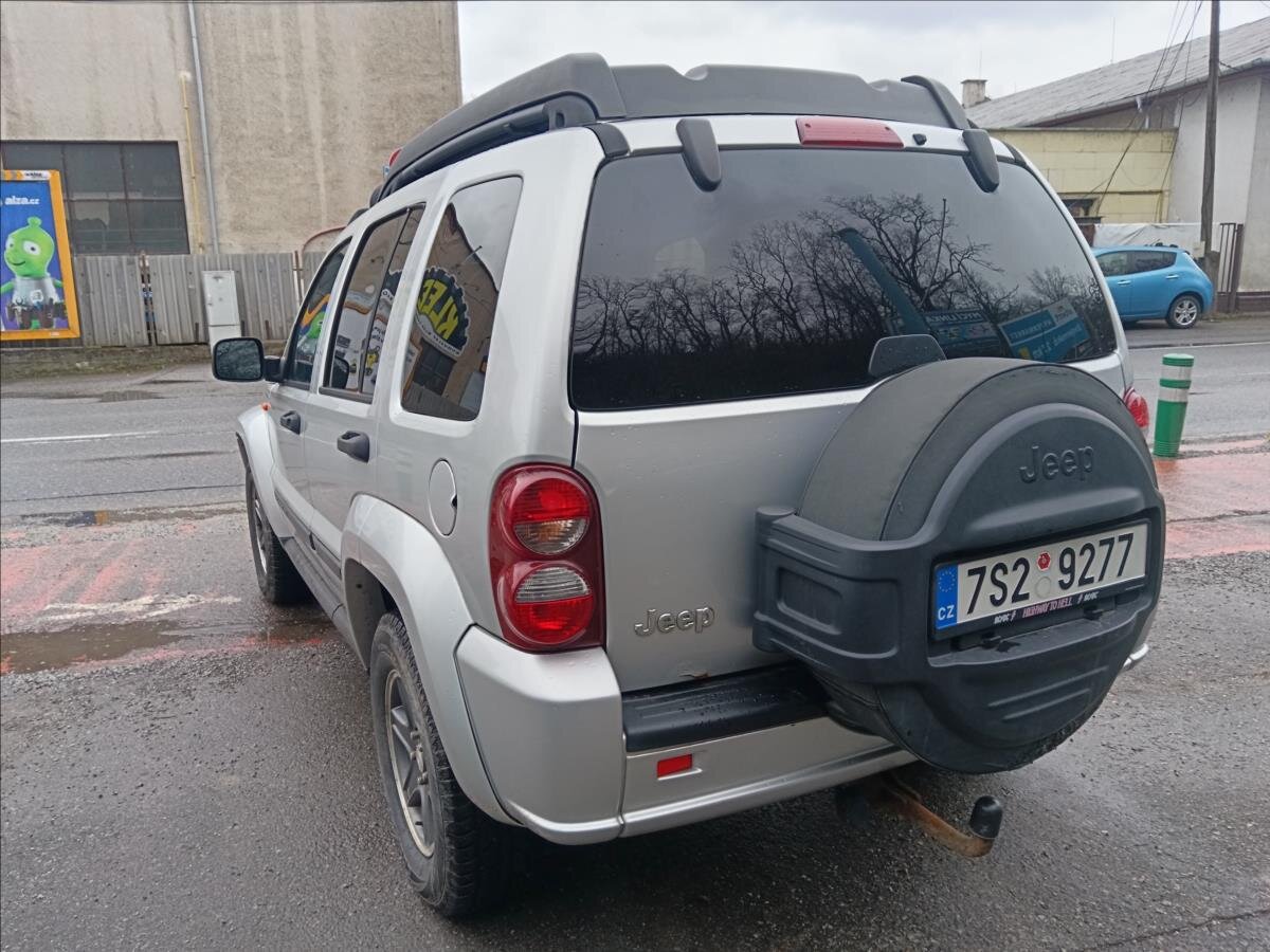 Jeep Cherokee Kombi 2,8 l 120 kw