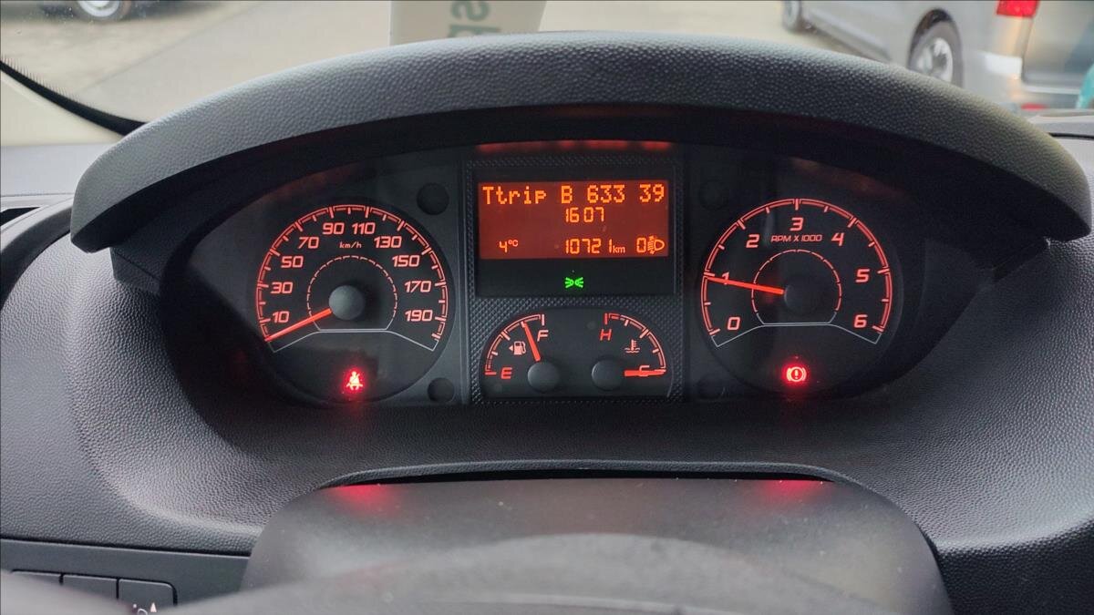 Peugeot Boxer Valník 2,2 l 103 kw