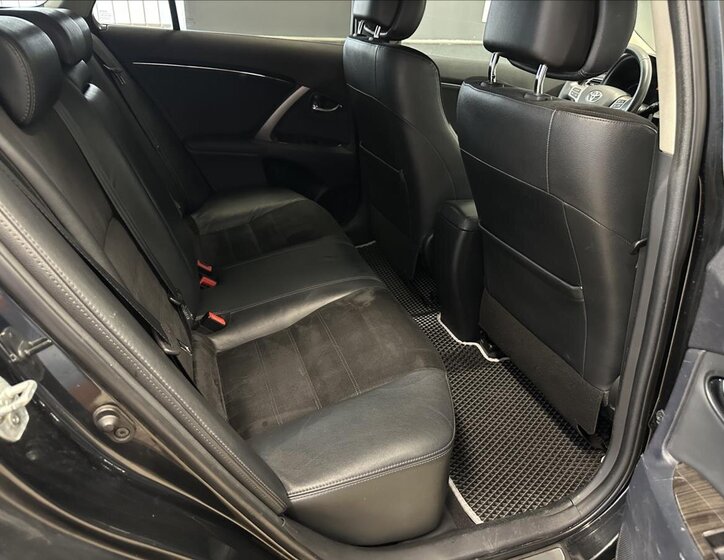 Toyota Avensis Kombi 2,0 l 91 kw