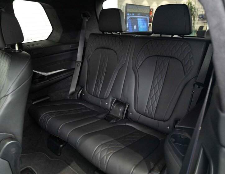 BMW X7 SUV / Terénní 3,0 l 280 kw