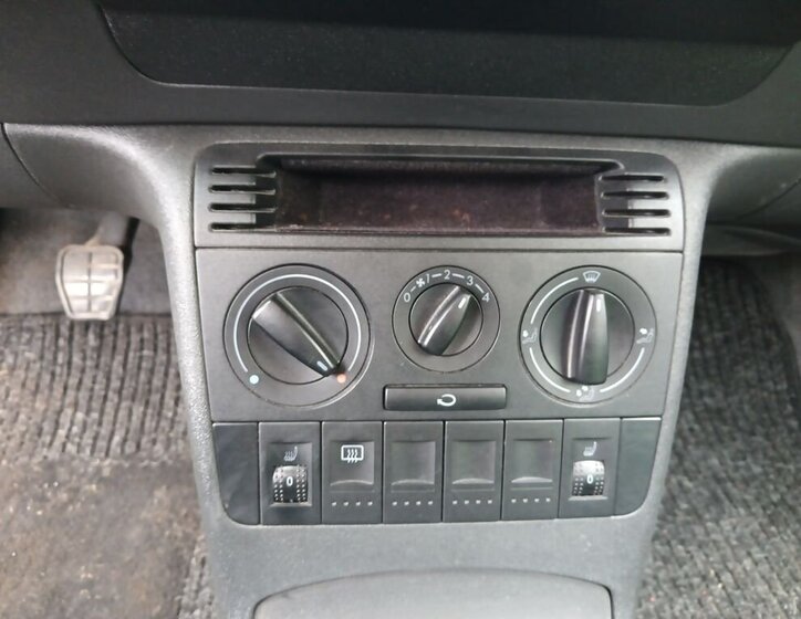 Volkswagen Polo Hatchback 999,0 37 kw