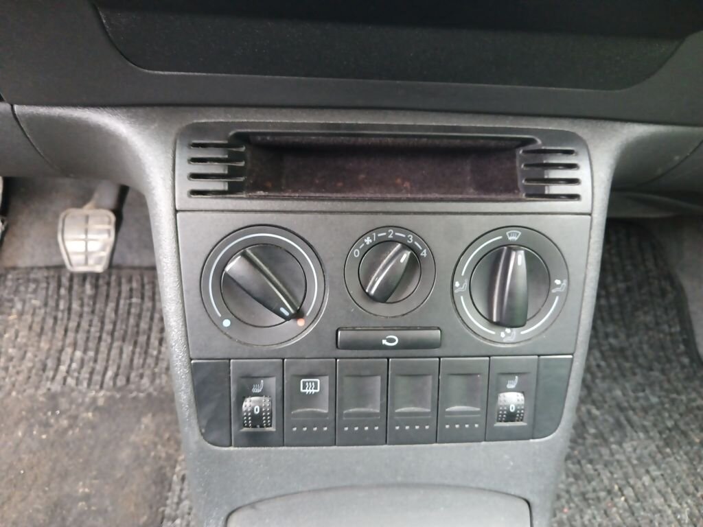 Volkswagen Polo Hatchback 999,0 37 kw