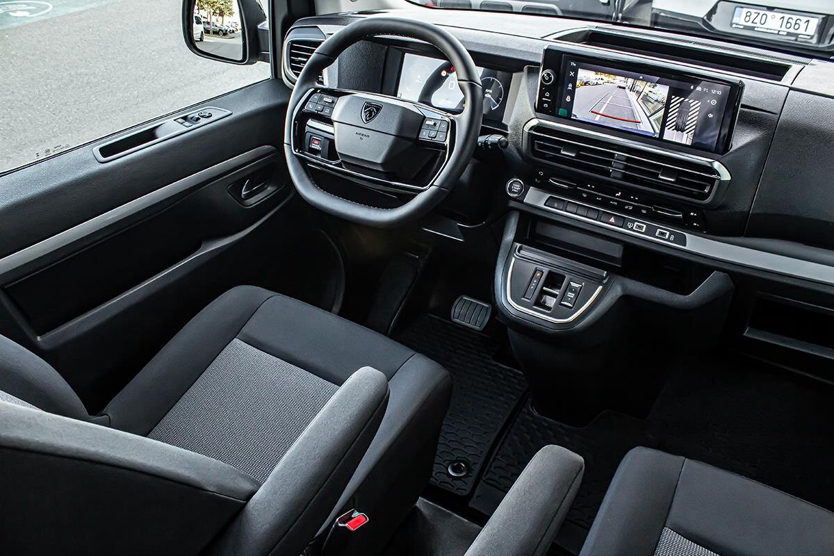 Peugeot Traveller MPV 2,0 l 130 kw