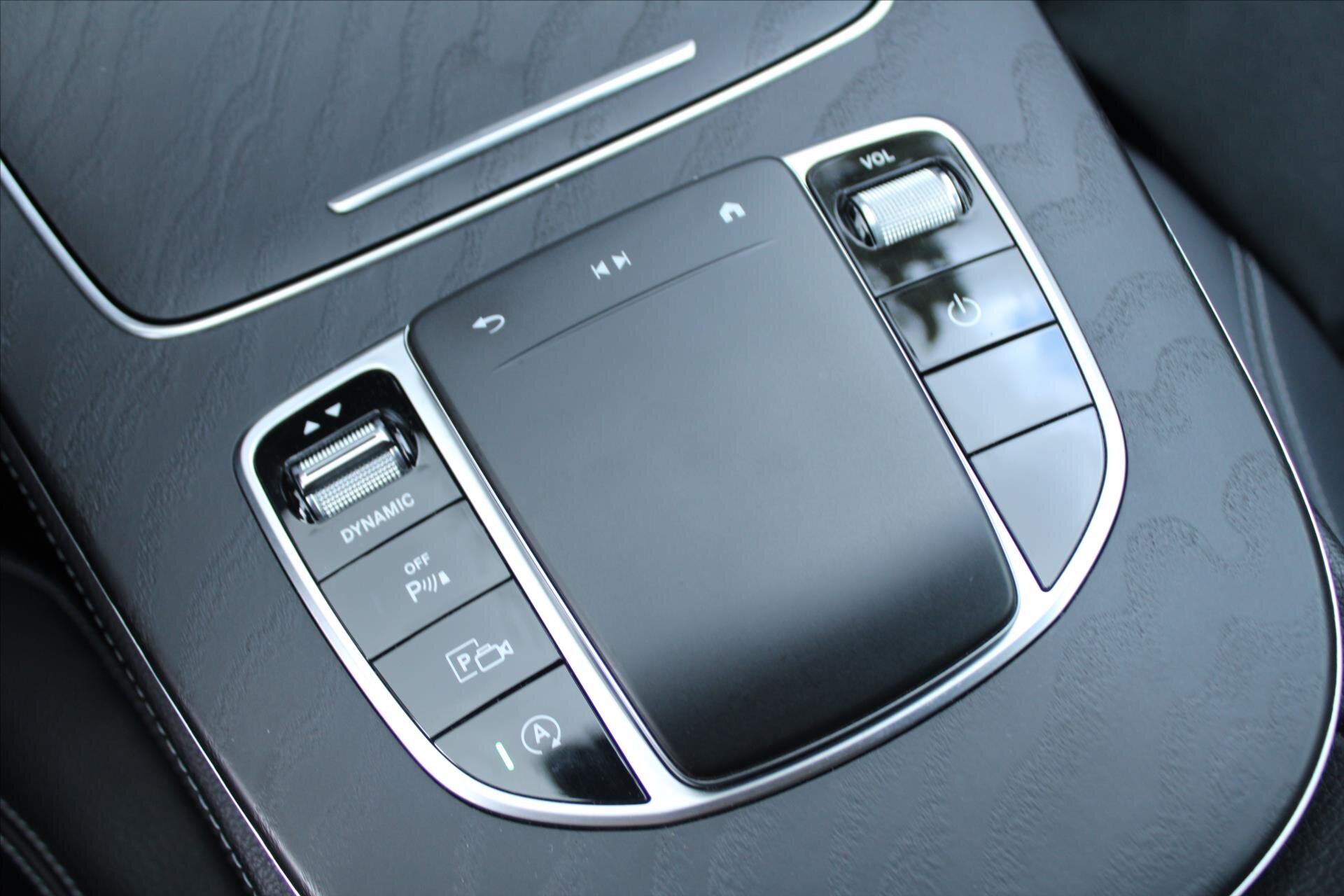 Mercedes-Benz Třídy E Sedan / Limuzína 2,0 l 143 kw