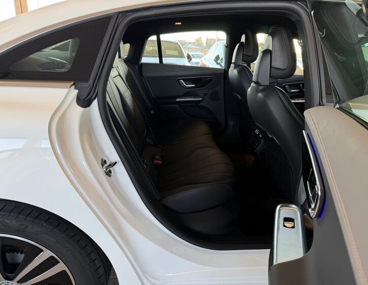 Mercedes-Benz EQE Sedan 0,0 180 kw