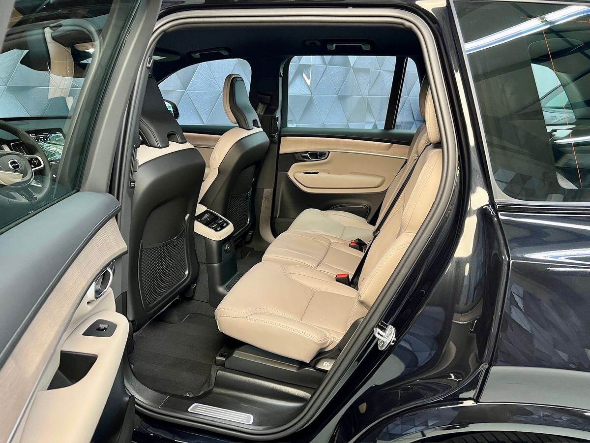 Volvo XC90 SUV / Terénní 2,0 l 335 kw