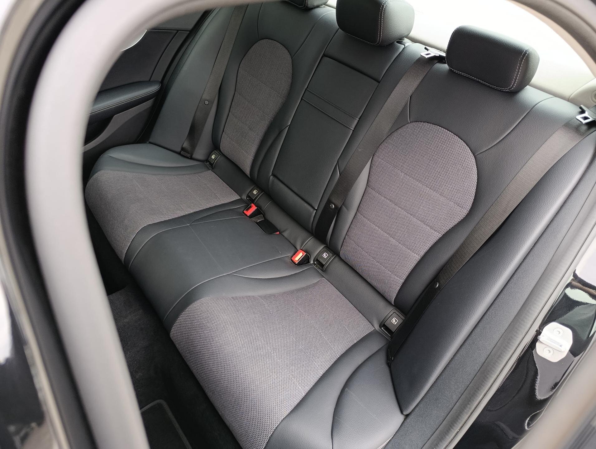 Mercedes-Benz Třídy C Sedan / Limuzína 2,1 l 125 kw