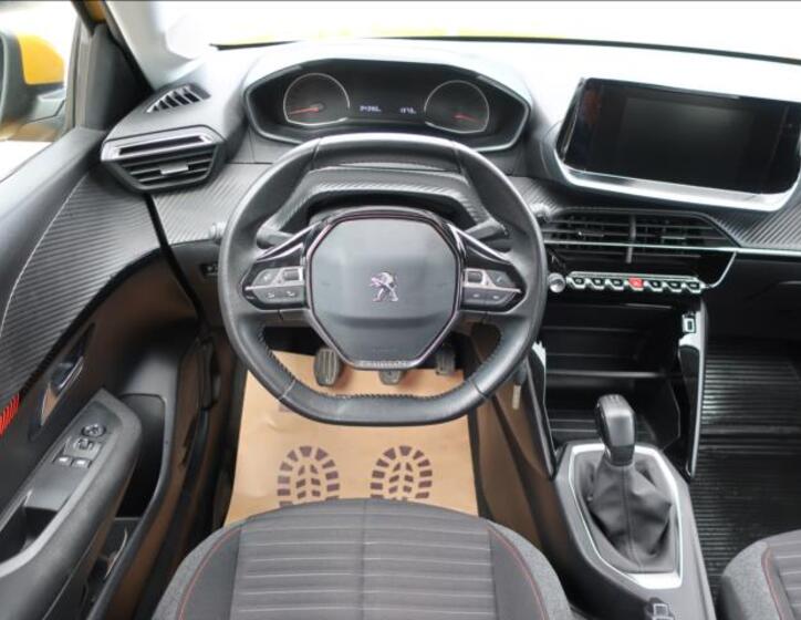 Peugeot 208 15