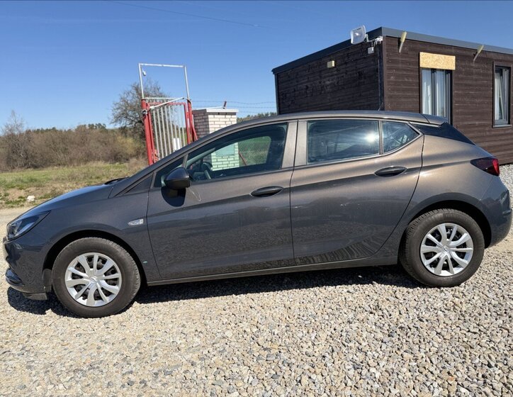 Opel Astra Hatchback 999,0 77 kw