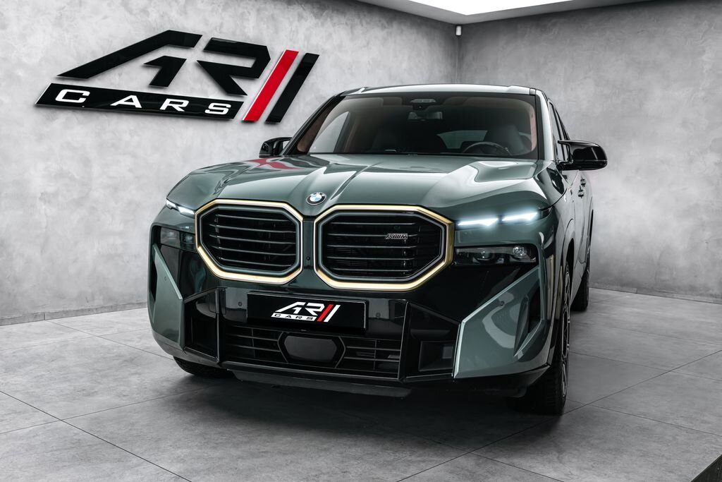 BMW XM SUV 4,4 l 360 kw