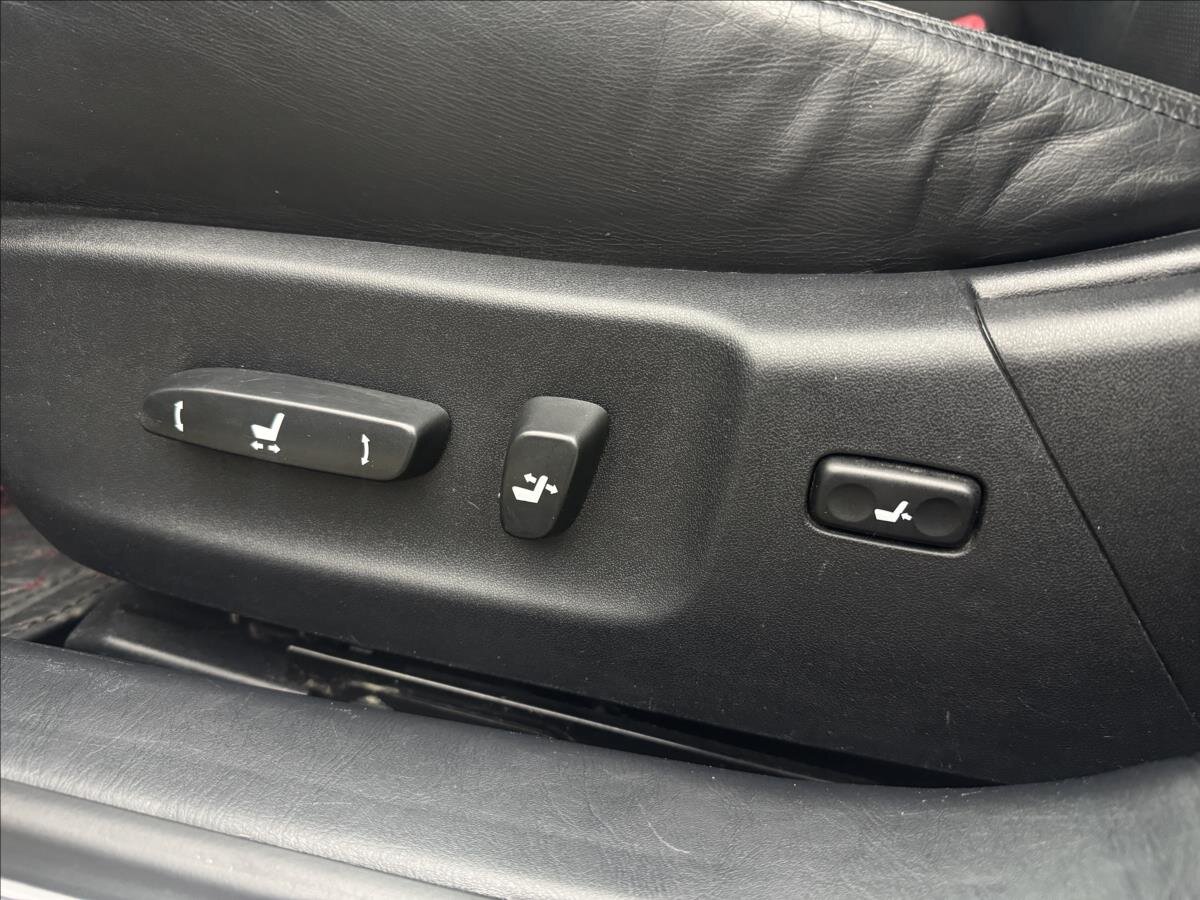 Lexus GS 300 Sedan / Limuzína 3,0 l 183 kw