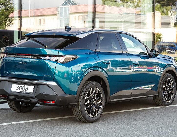 Peugeot 3008 SUV 1,2 l 107 kw