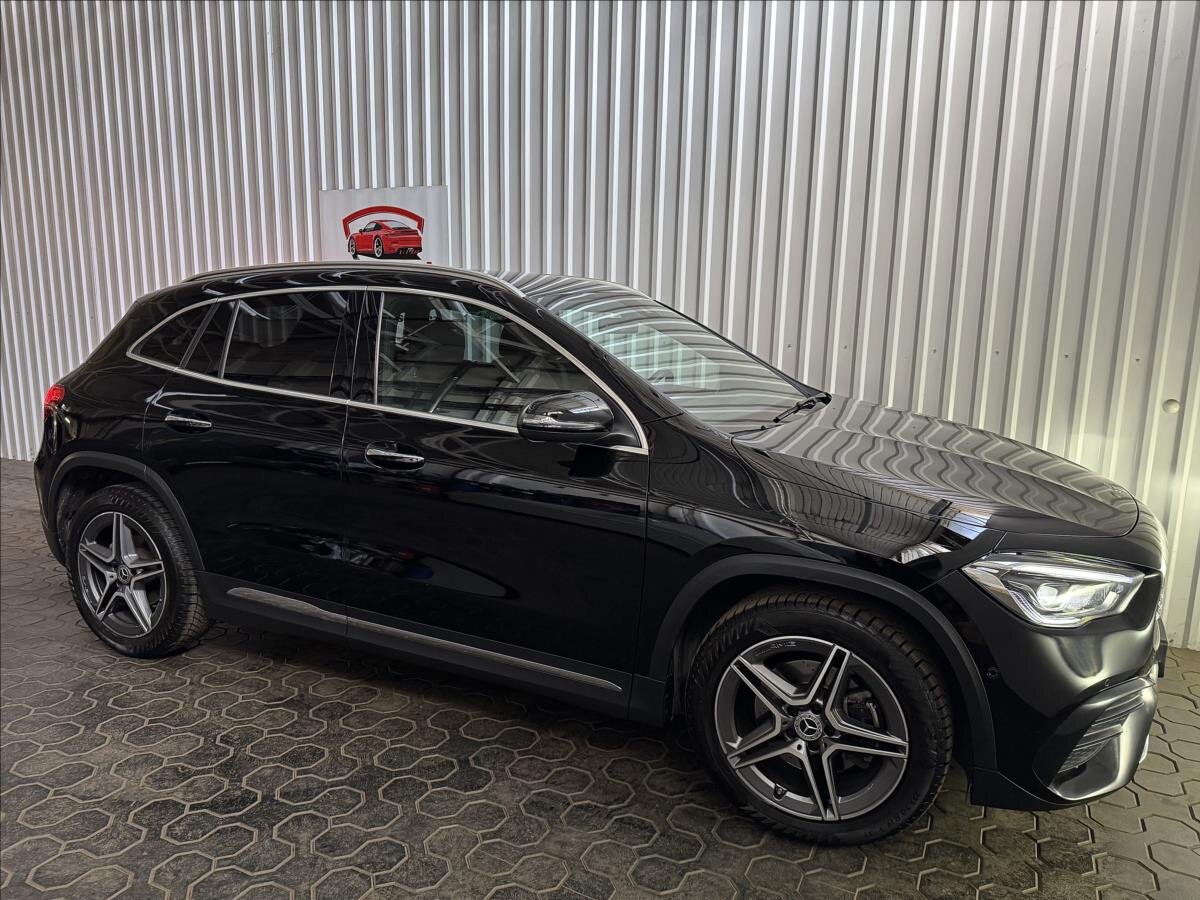 Mercedes-Benz GLA SUV / Terénní 2,0 l 110 kw