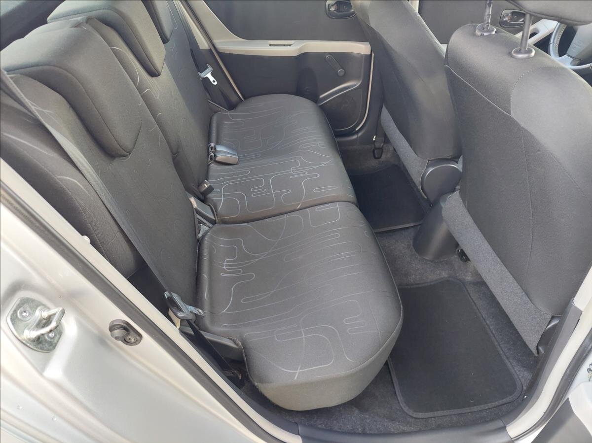 Toyota Yaris Hatchback 998,0 50 kw