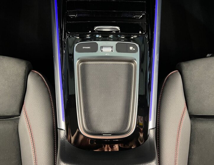 Mercedes-Benz GLA 28